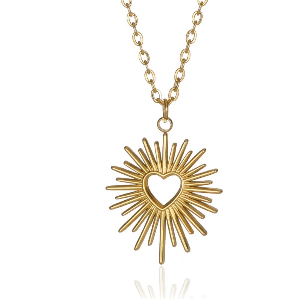 Gorgeous Nadia heart necklace NWT